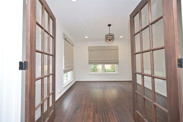 2226 Carnes Street, Dallas, TX 75208