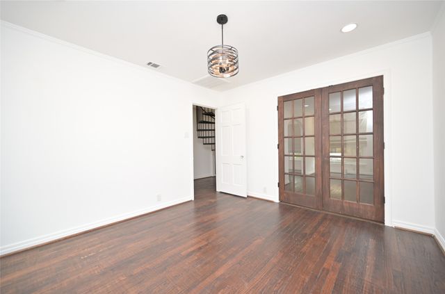 2226 Carnes Street, Dallas, TX 75208
