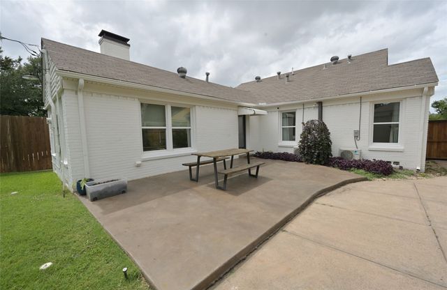 2226 Carnes Street, Dallas, TX 75208