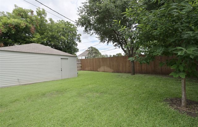 2226 Carnes Street, Dallas, TX 75208