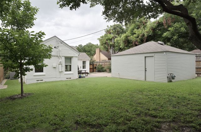 2226 Carnes Street, Dallas, TX 75208