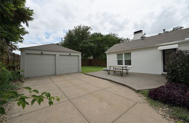 2226 Carnes Street, Dallas, TX 75208