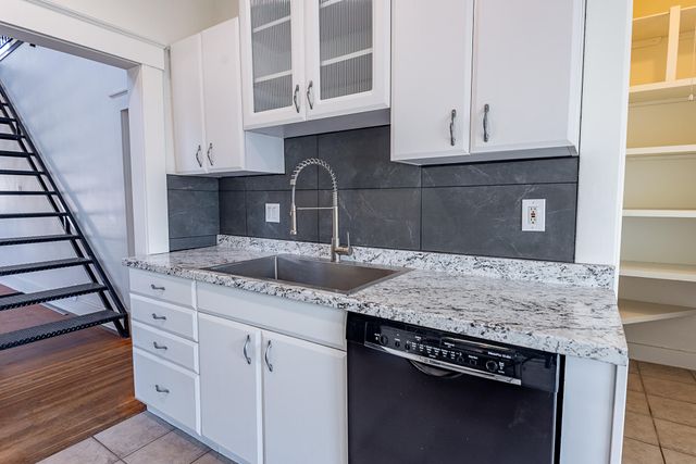 1638 E Belmont Street, Springfield, MO 65802