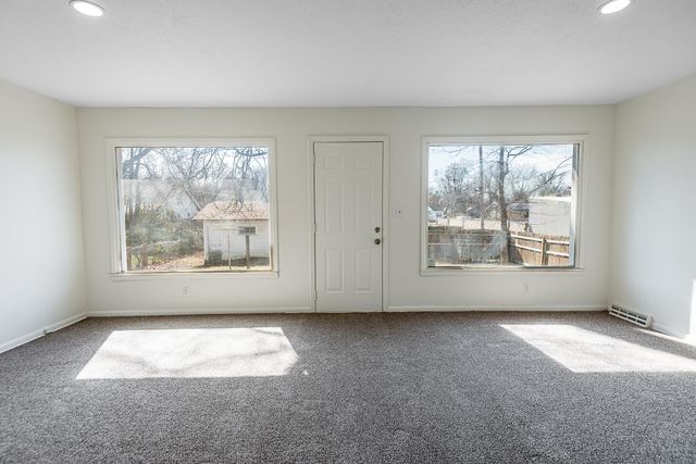 1638 E Belmont Street, Springfield, MO 65802