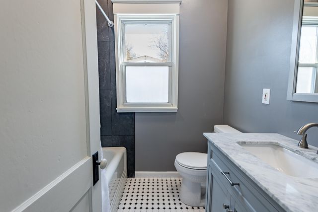 1638 E Belmont Street, Springfield, MO 65802