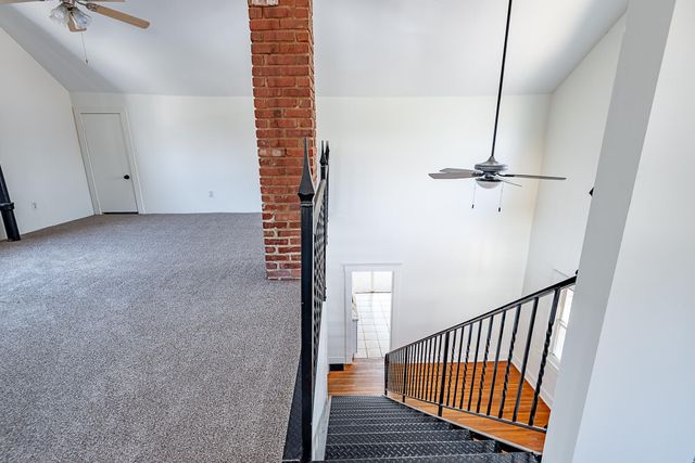 1638 E Belmont Street, Springfield, MO 65802