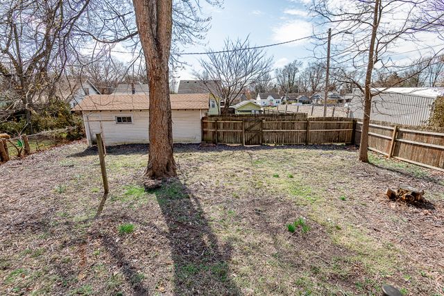 1638 E Belmont Street, Springfield, MO 65802