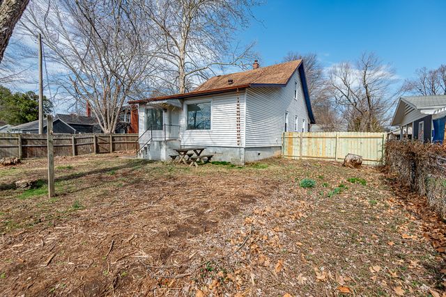 1638 E Belmont Street, Springfield, MO 65802