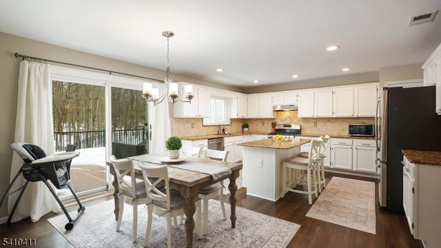 49 Clydesdale Rd, Scotch Plains Twp., NJ 07076