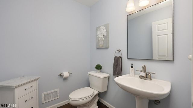 49 Clydesdale Rd, Scotch Plains Twp., NJ 07076