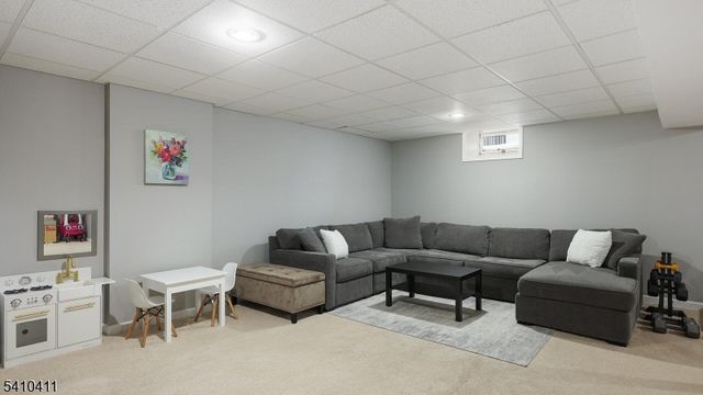 49 Clydesdale Rd, Scotch Plains Twp., NJ 07076