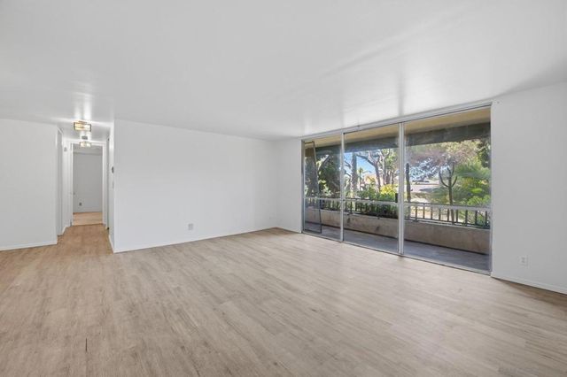 6455 La Jolla Blvd 155, La Jolla, CA 92037