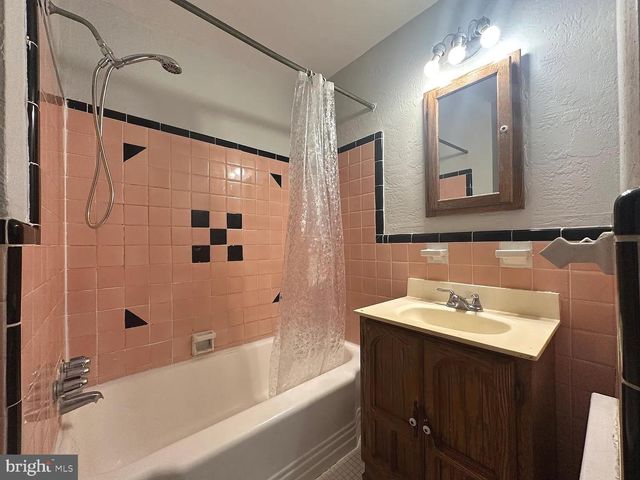 5703 CHARLES ST, Philadelphia, PA 19135