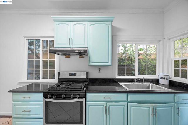 1811 Lincoln Avenue, Alameda, CA 94501