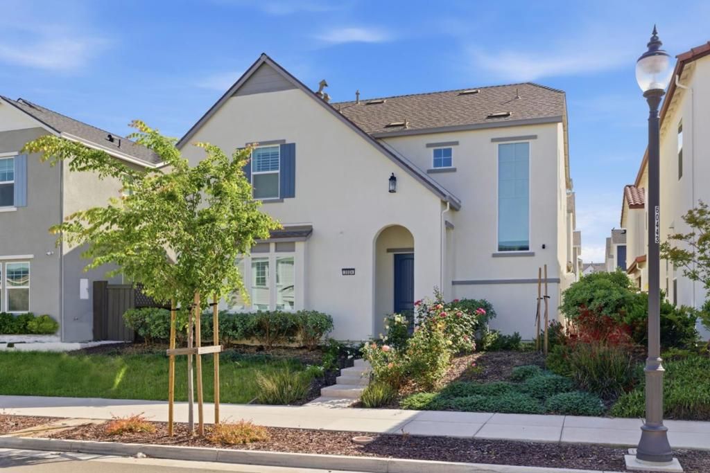 Image 1 of property listing at 3004 Ellis Town Drive, Tracy, CA 95377