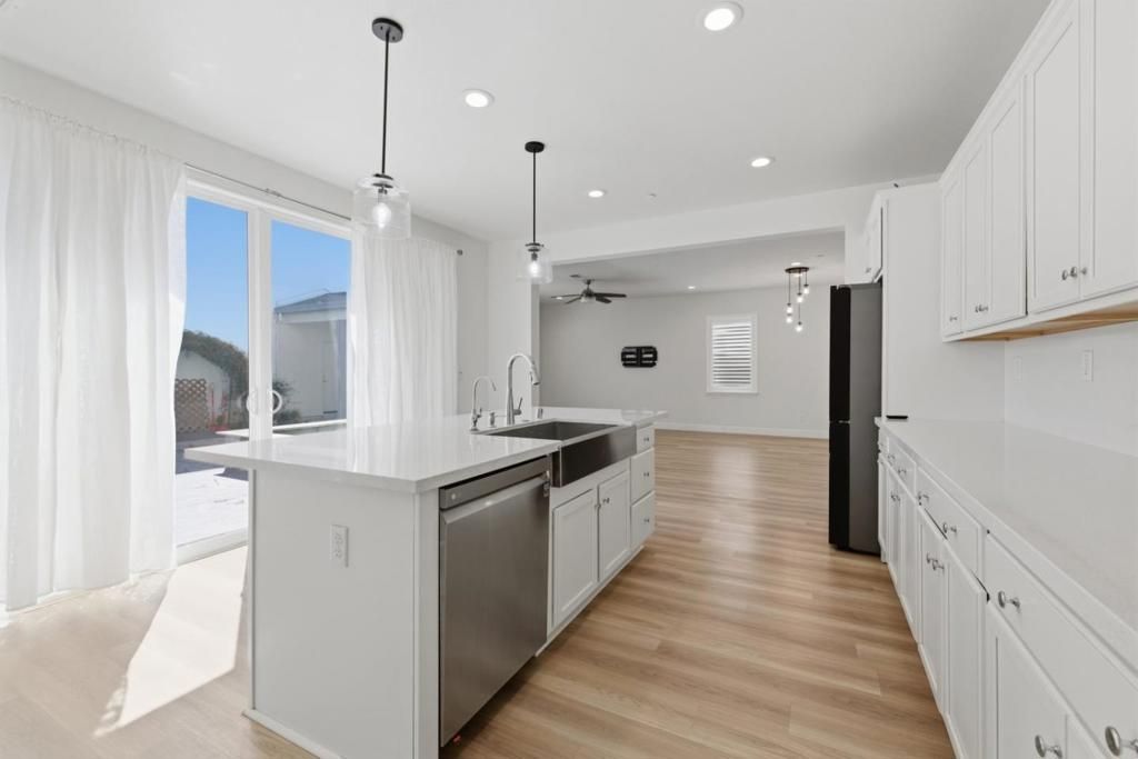 Image 14 of property listing at 3004 Ellis Town Drive, Tracy, CA 95377