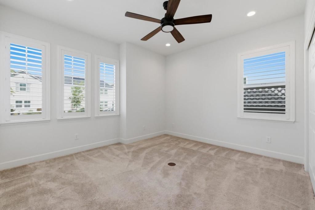 Image 18 of property listing at 3004 Ellis Town Drive, Tracy, CA 95377