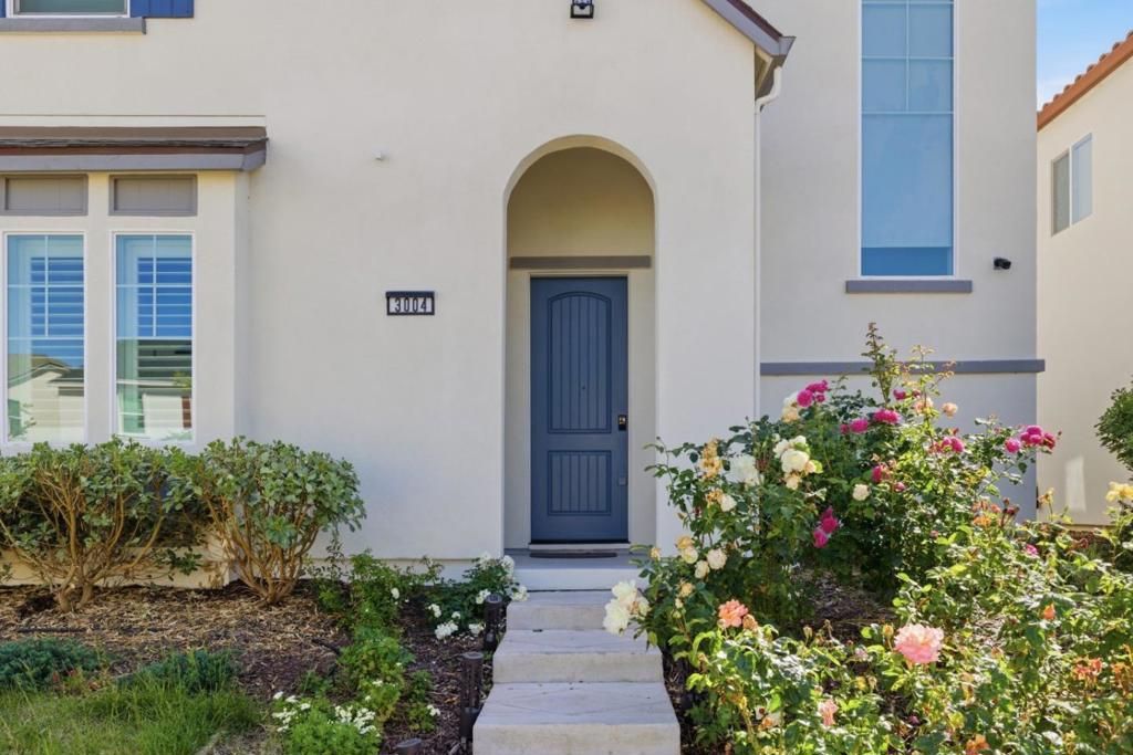 Image 3 of property listing at 3004 Ellis Town Drive, Tracy, CA 95377