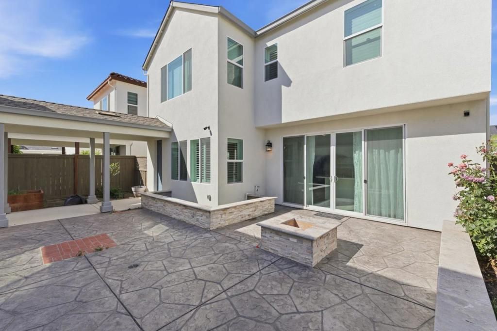 Image 37 of property listing at 3004 Ellis Town Drive, Tracy, CA 95377