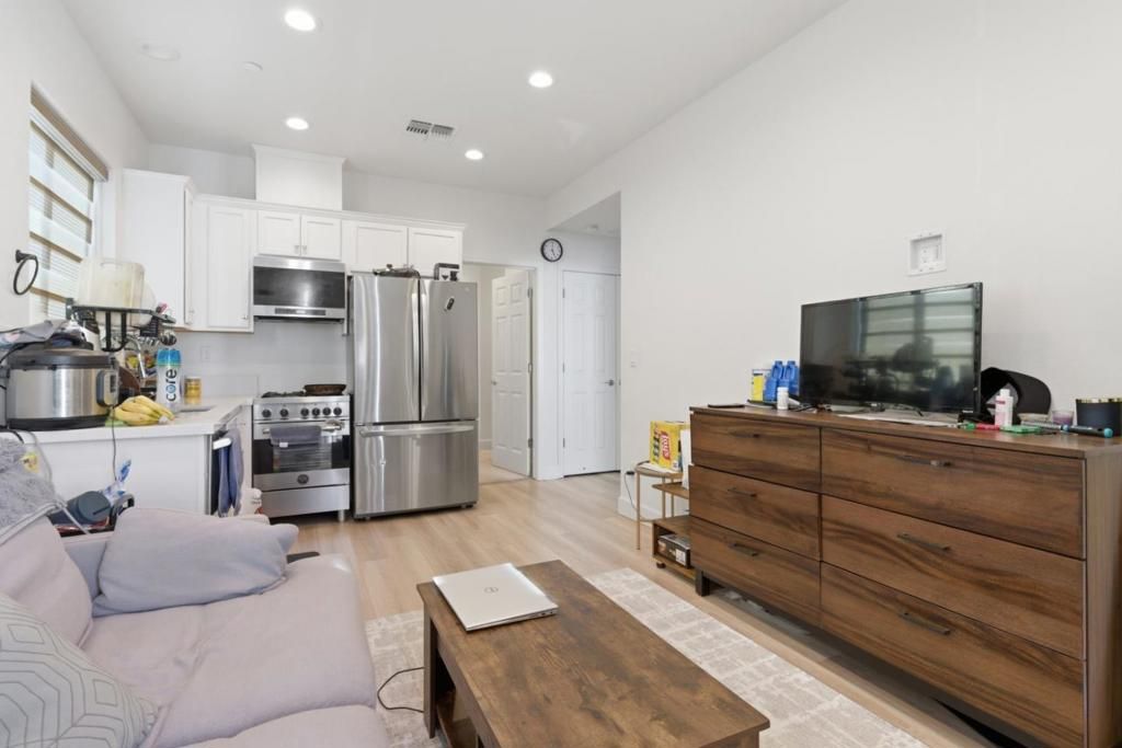 Image 41 of property listing at 3004 Ellis Town Drive, Tracy, CA 95377