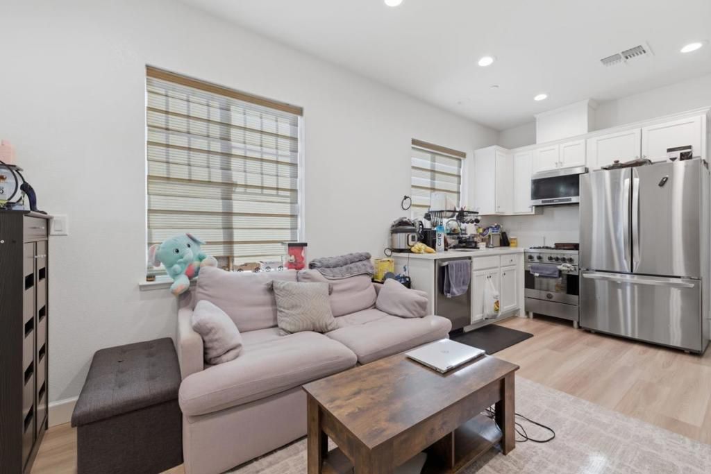 Image 43 of property listing at 3004 Ellis Town Drive, Tracy, CA 95377