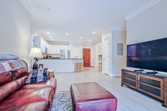 4 Henry David Dr Unit 103, Nashua, NH 03062