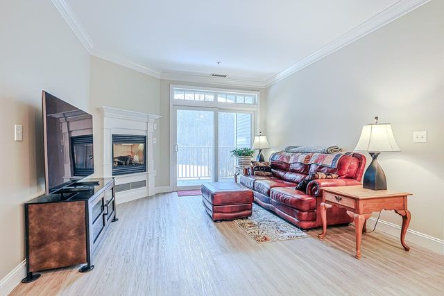 4 Henry David Dr Unit 103, Nashua, NH 03062