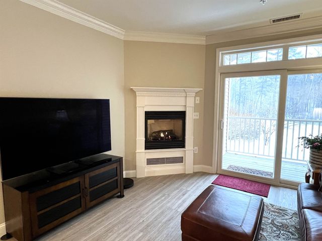 4 Henry David Dr Unit 103, Nashua, NH 03062