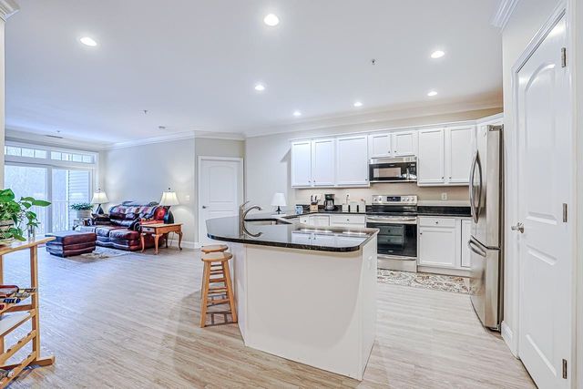 4 Henry David Dr Unit 103, Nashua, NH 03062