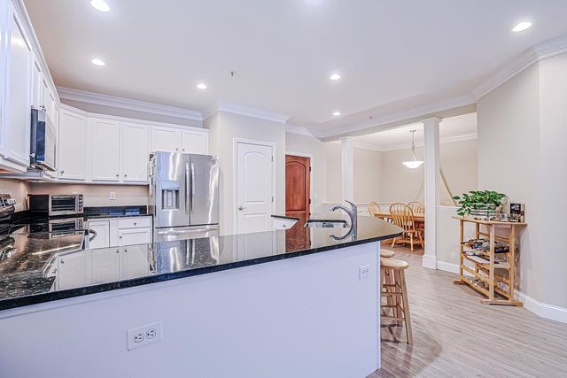 4 Henry David Dr Unit 103, Nashua, NH 03062