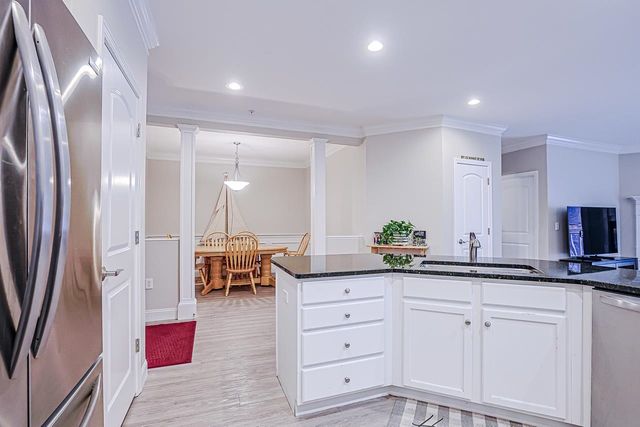 4 Henry David Dr Unit 103, Nashua, NH 03062