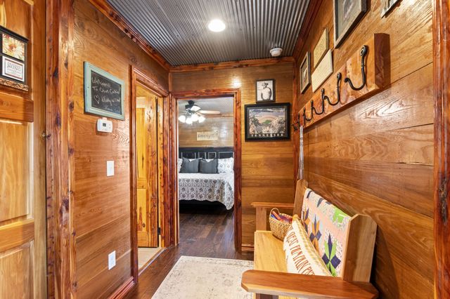 784 Damron Rd, Lynchburg, TN 37352