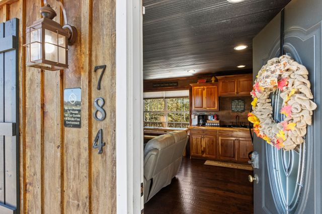 784 Damron Rd, Lynchburg, TN 37352