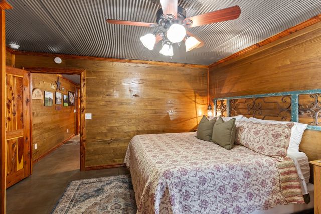 784 Damron Rd, Lynchburg, TN 37352