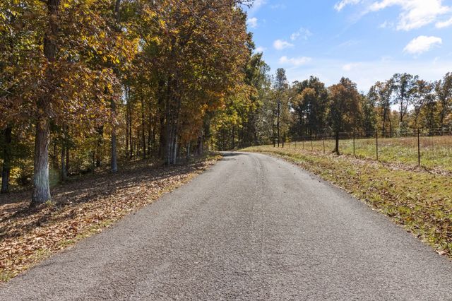 784 Damron Rd, Lynchburg, TN 37352