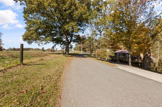 784 Damron Rd, Lynchburg, TN 37352