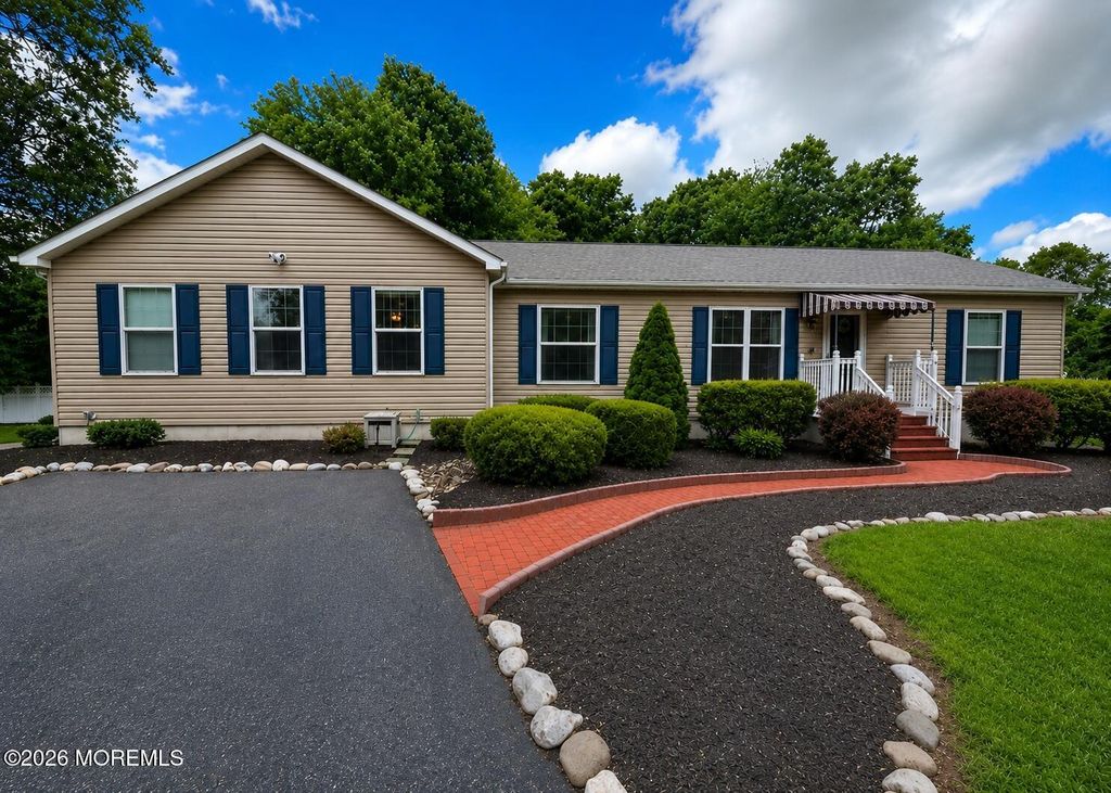 49 Flannigan Drive, Howell, NJ 07731