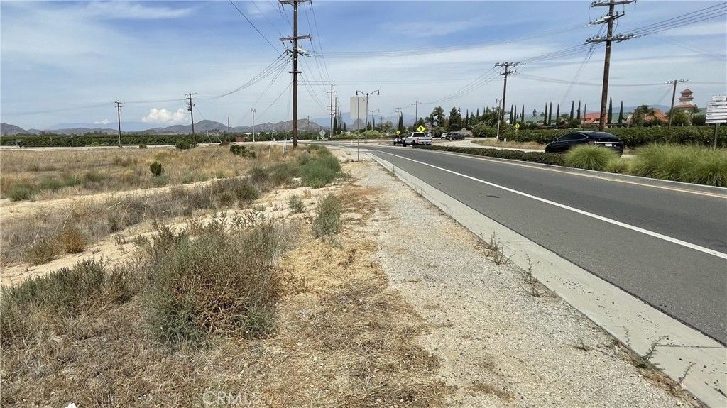 Image 5 of property listing at 4 Rancho California Road, Temecula, CA 92592