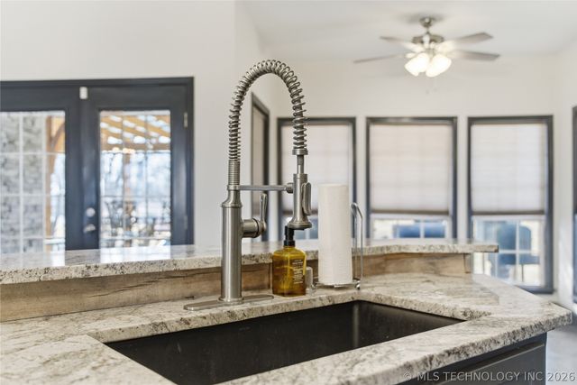 9800 E 510 Road, Claremore, OK 74019