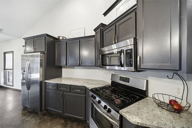 9800 E 510 Road, Claremore, OK 74019