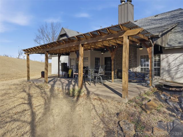 9800 E 510 Road, Claremore, OK 74019