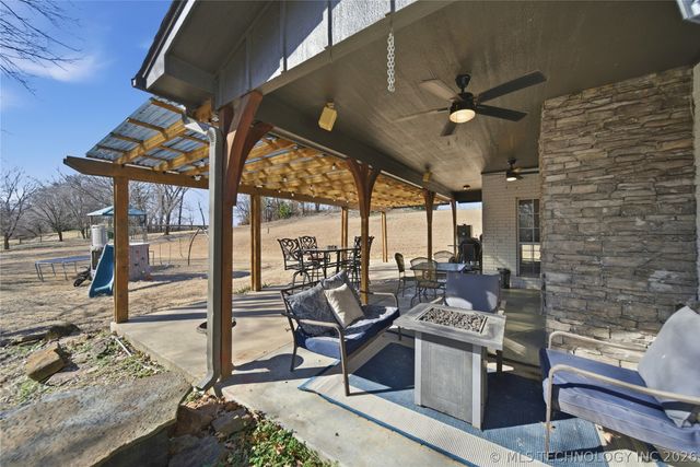 9800 E 510 Road, Claremore, OK 74019