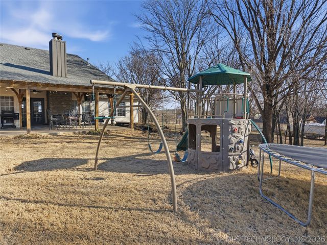 9800 E 510 Road, Claremore, OK 74019