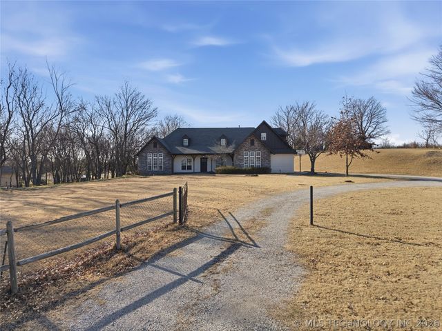 9800 E 510 Road, Claremore, OK 74019