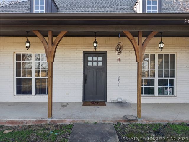 9800 E 510 Road, Claremore, OK 74019