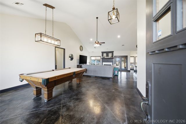 9800 E 510 Road, Claremore, OK 74019