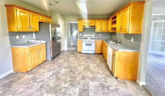 3095 Oak Grove Road, Loganville, GA 30052