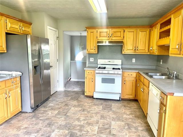 3095 Oak Grove Road, Loganville, GA 30052