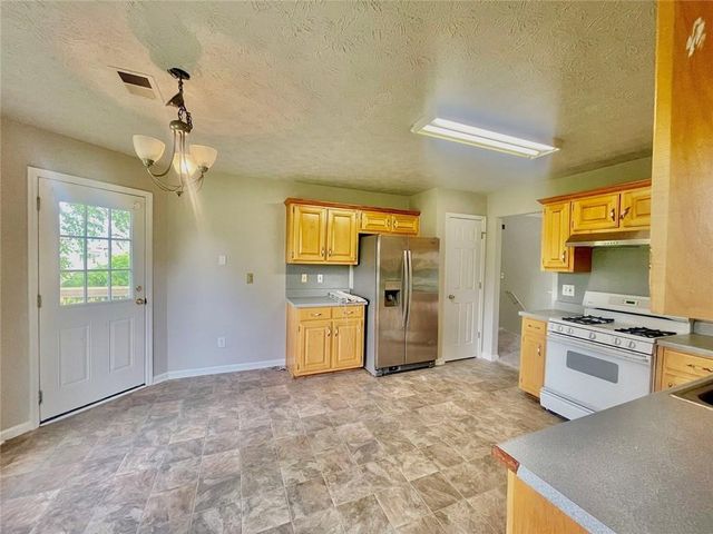 3095 Oak Grove Road, Loganville, GA 30052