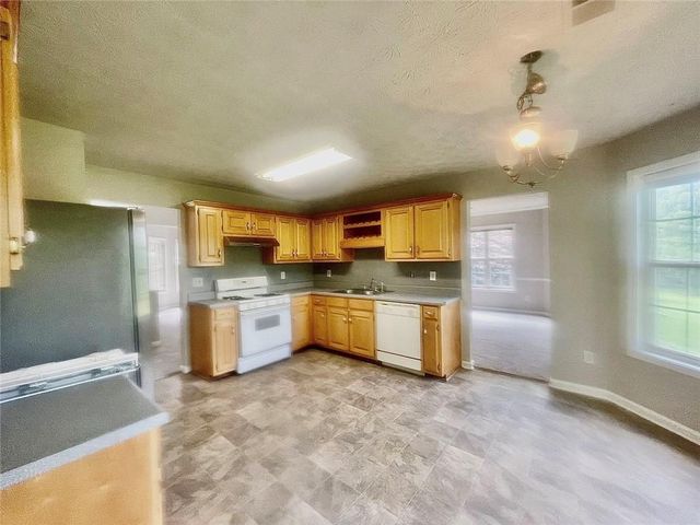 3095 Oak Grove Road, Loganville, GA 30052